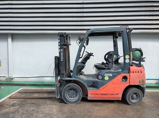 Used Forklift Toyota 32-8FG25, Gasoline/LPG Forklift, Load Capacity 2.5 Tons, Mast Height 3 M | No. 14145