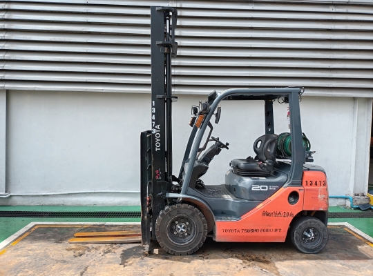 Used Forklift Toyota 32-8FG20, Gasoline/LPG Forklift, Load Capacity 2 Tons, Mast Height 5 M | No. 13473