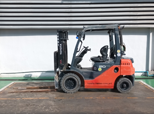 Used Forklift Toyota 32-8FG20, Gasoline/LPG Forklift, Load Capacity 2 Tons, Mast Height 3 M | No. 14091