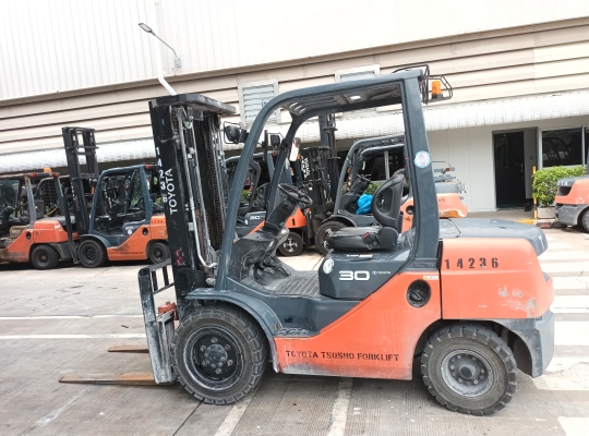Used Forklift Toyota 62-8FD30, Diesel Forklift, Load Capacity 3 Tons, Mast Height 4.5 M | No. 14236