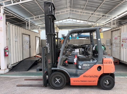 Used Forklift Toyota 32-8FG20, Gasoline/LPG Forklift, Load Capacity 2 Tons, Mast Height 5 M | No. 12725