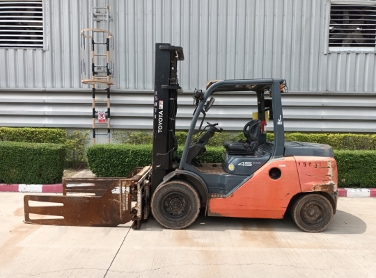 Used Forklift Toyota 8FD45N, Diesel Forklift, Load Capacity 4.5 Tons, Mast Height 4 M | No. 15071