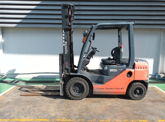 Used Forklift Toyota 62-8FD25, Diesel Forklift, Load Capacity 2.5 Tons, Mast Height 4 M | No. 14044