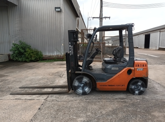 Used Forklift Toyota 72-8FD25, Diesel Forklift, Load Capacity 2.5 Tons, Mast Height 3 M | No. 10781