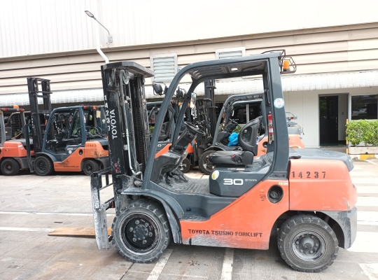 Used Forklift Toyota 62-8FD30, Diesel Forklift, Load Capacity 3 Tons, Mast Height 4.5 M | No. 14237