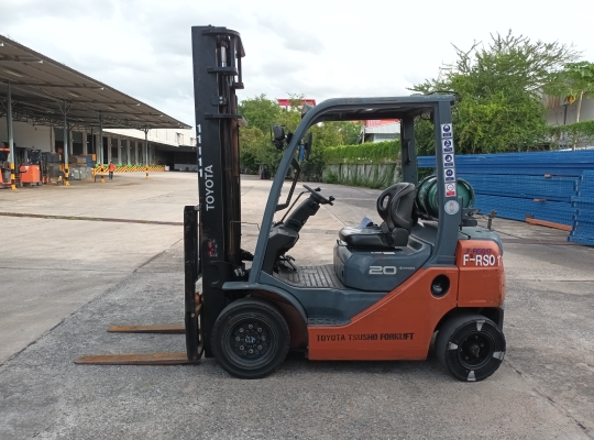 Used Forklift Toyota 32-8FG20, Gasoline/LPG Forklift, Load Capacity 2 Tons, Mast Height 4 M | No. 11111