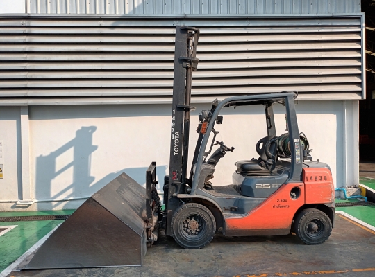 Used Forklift Toyota 32-8FG25, Gasoline/LPG Forklift, Load Capacity 2.5 Tons, Mast Height 5 M | No. 14938