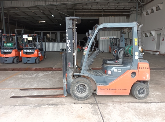 Used Forklift Toyota 32-8FG20, Gasoline/LPG Forklift, Load Capacity 2 Tons, Mast Height 5 M | No. 14154