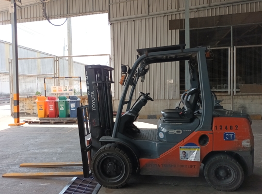 Used Forklift Toyota 32-8FG30, Gasoline/LPG Forklift, Load Capacity 3 Tons, Mast Height 3 M | No. 13402