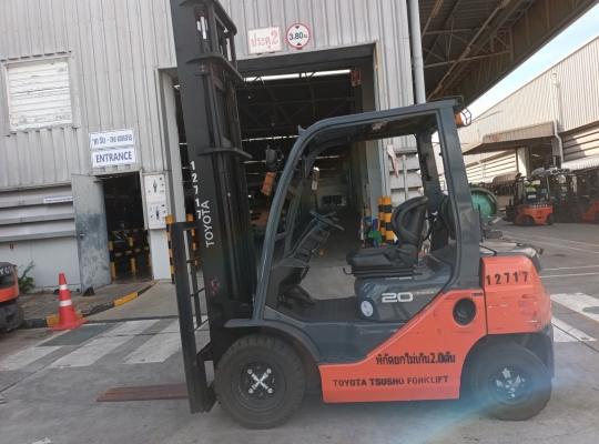 Used Forklift Toyota 32-8FG20, Gasoline/LPG Forklift, Load Capacity 2 Tons, Mast Height 5 M | No. 12717