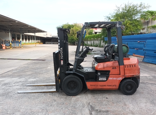Used Forklift Toyota FGZN25, Gasoline/LPG Forklift, Load Capacity 2.5 Tons, Mast Height 3 M | No. 13890
