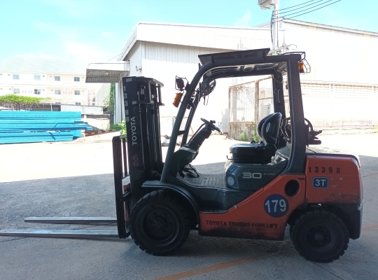 Used Forklift Toyota 32-8FG30, Gasoline/LPG Forklift, Load Capacity 3 Tons, Mast Height 3 M | No. 13398