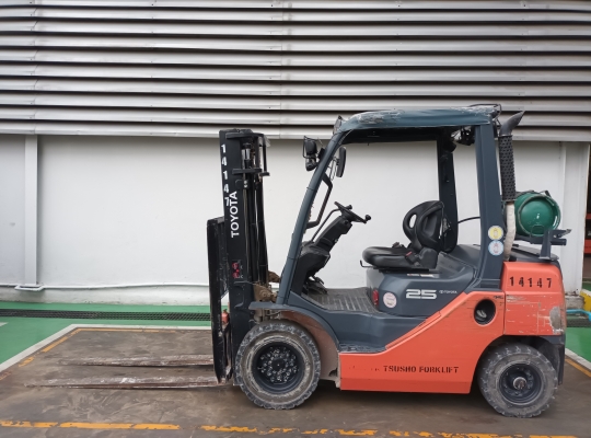 Used Forklift Toyota 32-8FG25, Gasoline/LPG Forklift, Load Capacity 2.5 Tons, Mast Height 3 M | No. 14147