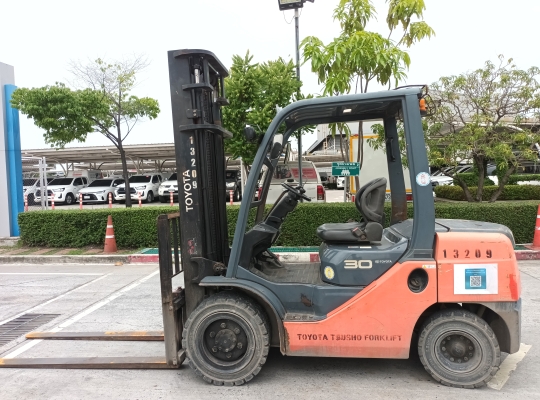 Used Forklift Toyota 62-8FD30, Diesel Forklift, Load Capacity 3 Tons, Mast Height 4 M | No. 13209
