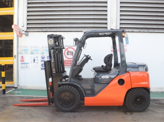 Used Forklift Toyota 8FD35N, Diesel Forklift, Load Capacity 3.5 Tons, Mast Height 3 M | No. 13741