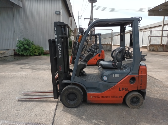 Used Forklift Toyota 32-8FG15, Gasoline/LPG Forklift, Load Capacity 1.5 Tons, Mast Height 3 M | No. 13839