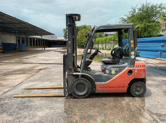 Used Forklift Toyota 32-8FG20, Gasoline/LPG Forklift, Load Capacity 2 Tons, Mast Height 5.5 M | No. 14310