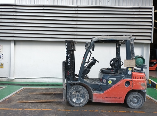 Used Forklift Toyota 32-8FG25, Gasoline/LPG Forklift, Load Capacity 2.5 Tons, Mast Height 3 M | No. 14248