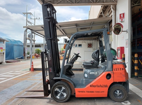 Used Forklift Toyota 32-8FG20, Gasoline/LPG Forklift, Load Capacity 2 Tons, Mast Height 5 M | No. 12720