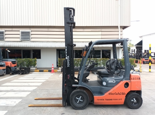 Used Forklift Toyota 32-8FG20, Gasoline/LPG Forklift, Load Capacity 2 Tons, Mast Height 5 M | No. 12718