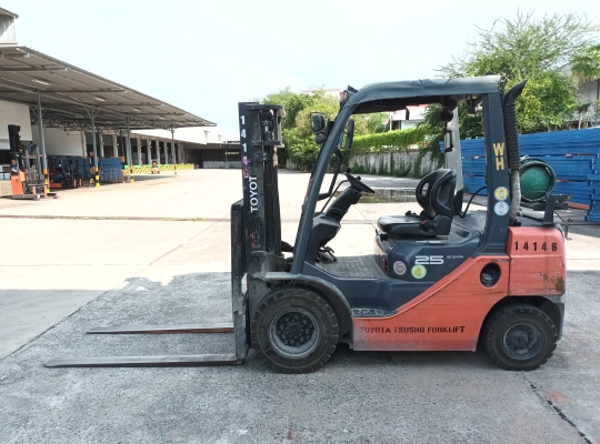 Used Forklift Toyota 32-8FG25, Gasoline/LPG Forklift, Load Capacity 2.5 Tons, Mast Height 3 M | No. 14146