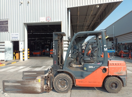 Used Forklift Toyota 72-FDJ35, Diesel Forklift, Load Capacity 3.5 Tons, Mast Height 4 M | No. 15435