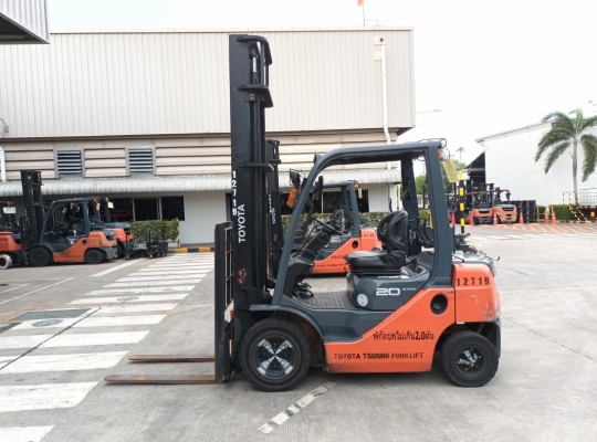 Used Forklift Toyota 32-8FG20, Gasoline/LPG Forklift, Load Capacity 2 Tons, Mast Height 5 M | No. 12719