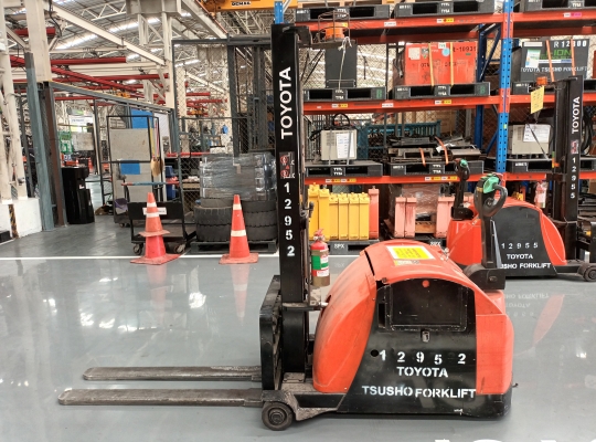 Used Forklift Toyota 3HFW9, Electric Forklift, Load Capacity 0.9 Tons, Mast Height 1.5 M | No. 12952
