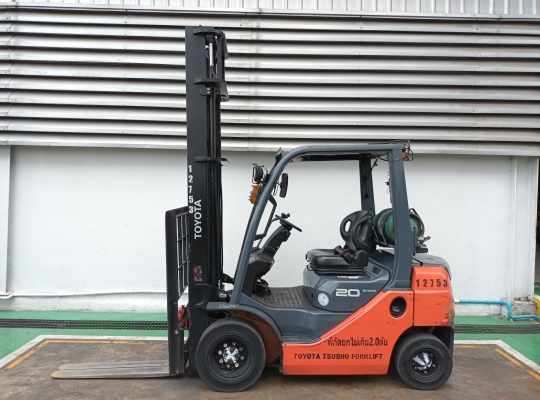 Used Forklift Toyota 32-8FG20, Gasoline/LPG Forklift, Load Capacity 2 Tons, Mast Height 5 M | No. 12753