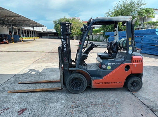 Used Forklift Toyota 32-8FG20, Gasoline/LPG Forklift, Load Capacity 2 Tons, Mast Height 3 M | No. 14149